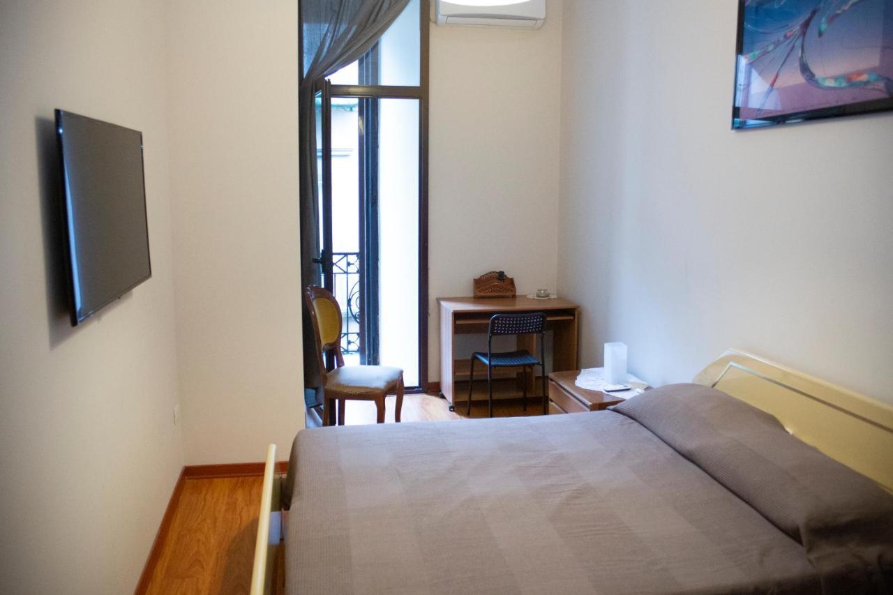 Relax In Centro Bed & Breakfast Naples Exterior photo